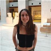 ¡Hola! Soy Sara puedo enseñar Filosofía, Historia, Historia del Arte y Geografía en varios niveles e idiomas (inglés y francés)